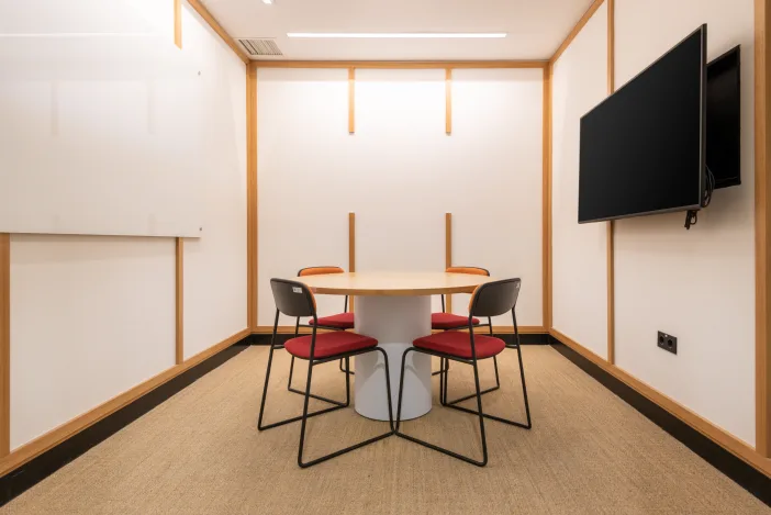Regus - South Quarter Gambar 5