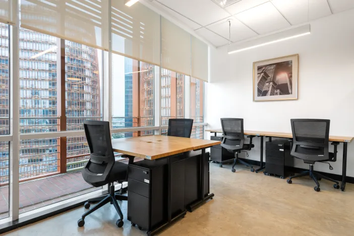 Regus - South Quarter Gambar 6