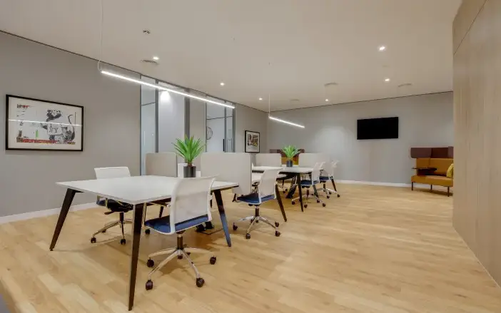 Regus - The Kensington Office Tower Gambar 4