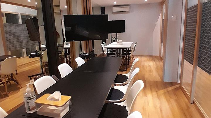 Conference Room (14 pax) Gambar