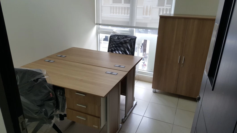 Serviced Office 2 Desk Gambar