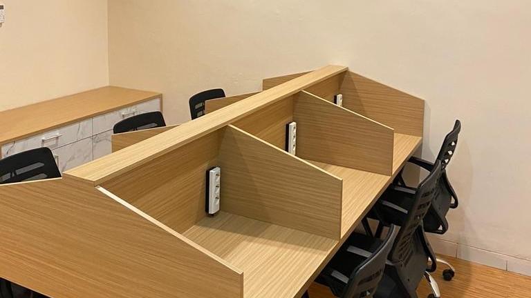 Dedicated Desk (Monthly) Gambar