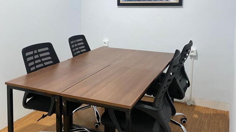 Serviced Office (4 pax) Gambar